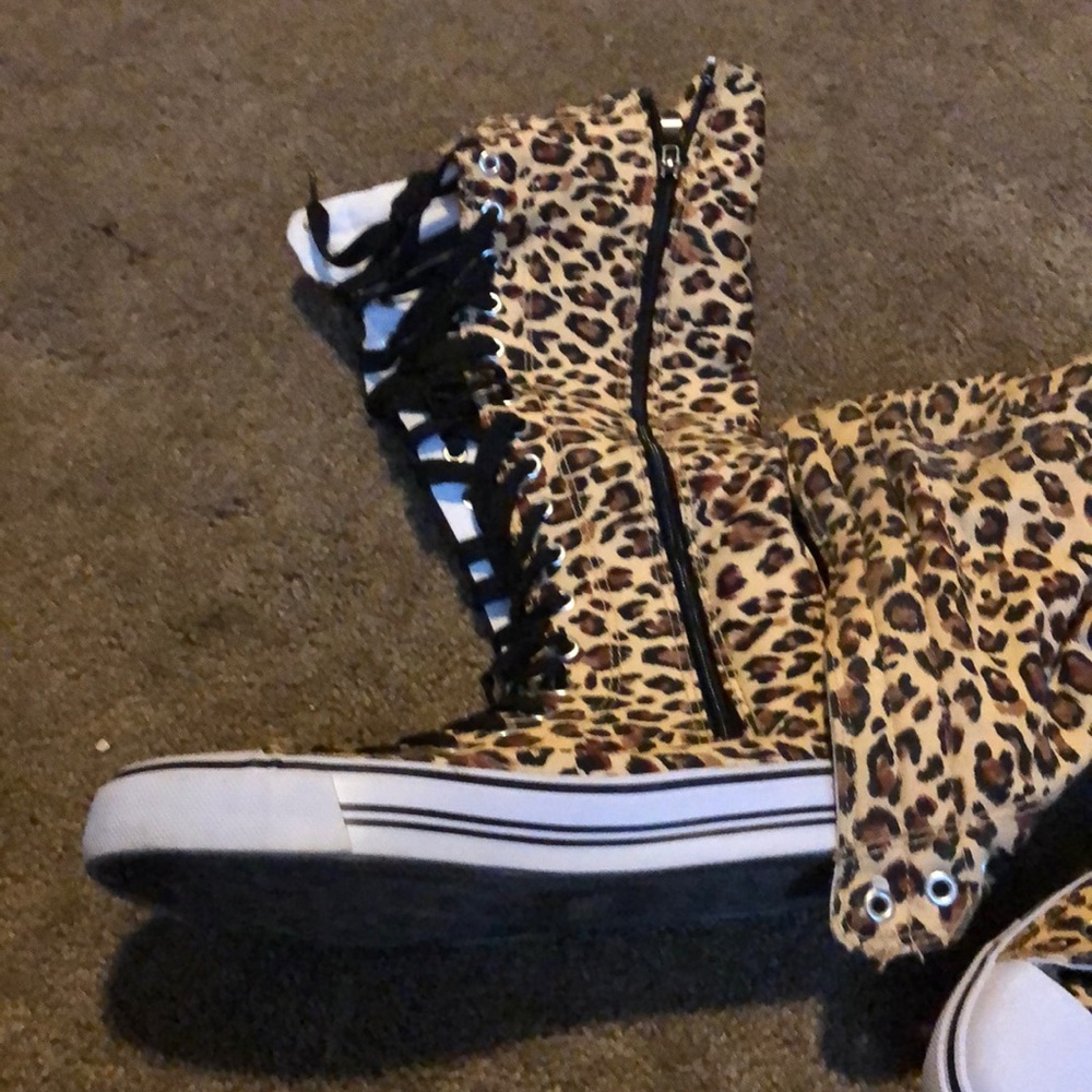 Shoes - Picture 3 of 4